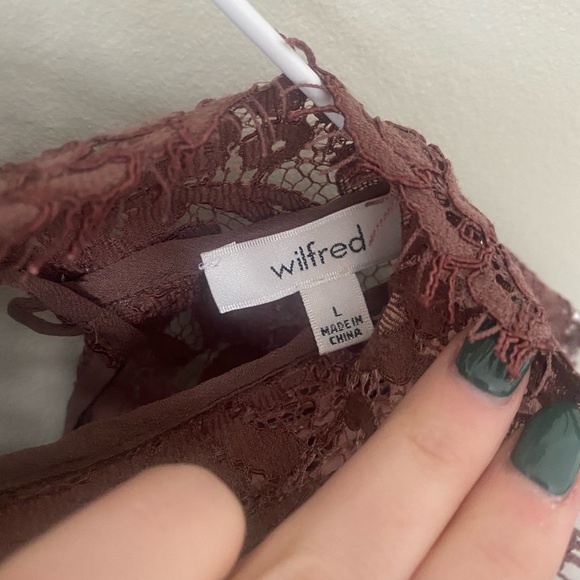 Aritzia Wilfred High Neck Turtle Neck Lace Blouse, Size Large, Red/Crimson, NWOT - Picture 3 of 3